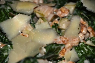 Kale and pear salad